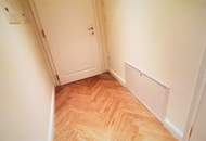 Moderne 4-Zimmer-DG-Wohnung mit hofseitigem Balkon