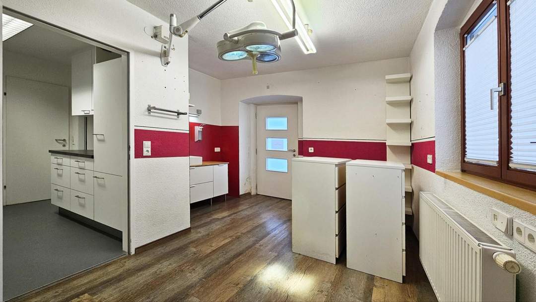 Preisschnäppchen: Büro-/Praxisfläche samt Parkplätze in zentraler Lage von Zirl zu kaufen