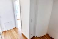 Fire Sale! Happy to be here! WOW - Cooles Townhouse mit Garten! Erdwärme + Absolute Ruhelage + Tiefgarage + Ideale Süd Ausrichtung! Nachhaltig und zukunftssicher investiert!
