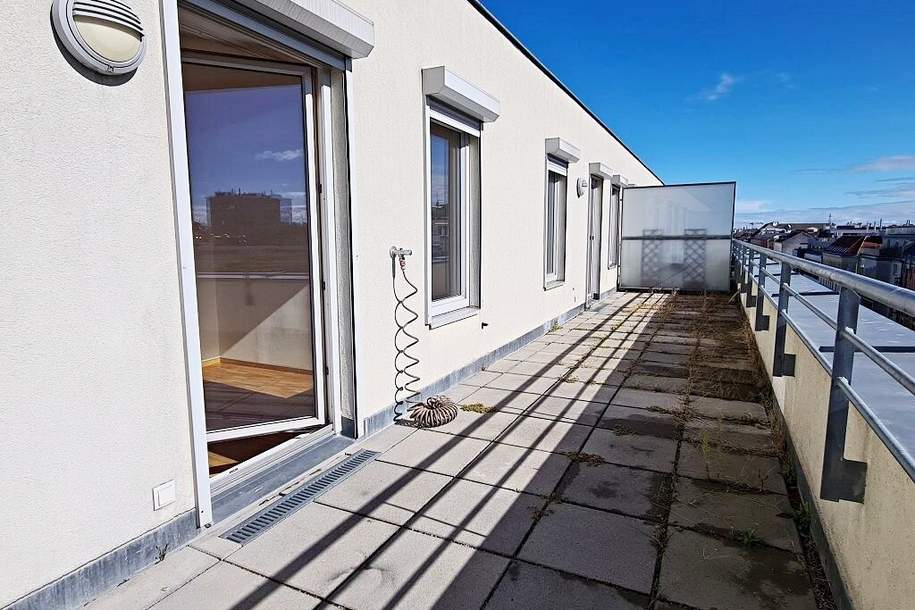 TERRASSENHIT, HOLBEINGASSE, unbefristetes 63 m2 Dachgeschoß mit 33 m2 Terrasse, Wohnküche, 2 Zimmer, Wannenbad, Parketten, Klimaanlage, Wohnung-miete, 1.206,75,€, 1100 Wien 10., Favoriten