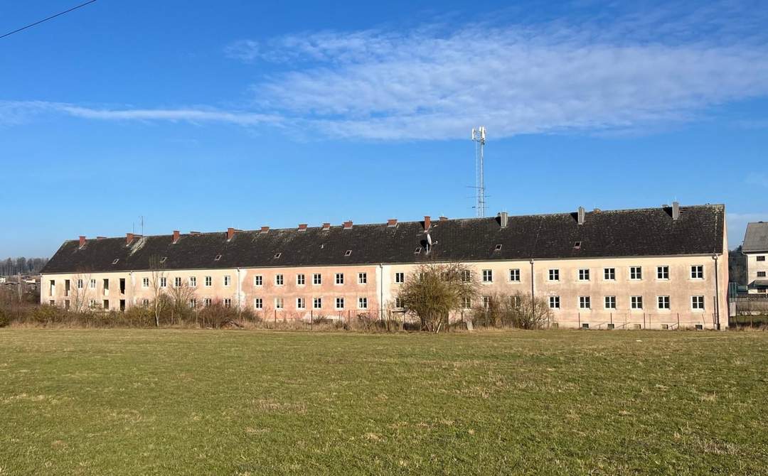 Wohnanlage mit genehmigten Plan zur Weiterentwicklung!