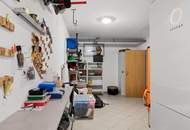 Außergewöhnliches Zweifamilienhaus mit Schwimmteich, Sauna &amp; Wintergarten