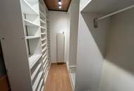 Großzügige Liegenschaft | attraktives Einfamilienhaus mit Galerie|1.706 m² Grundstück | 2 Garagen!