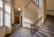 ++Q18++ Renovation-needed 3-room old building flat, lots of potential