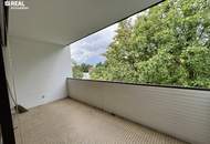 Hohe Warte 4-Zimmer-Wohnung mit großem Parkareal und Pool