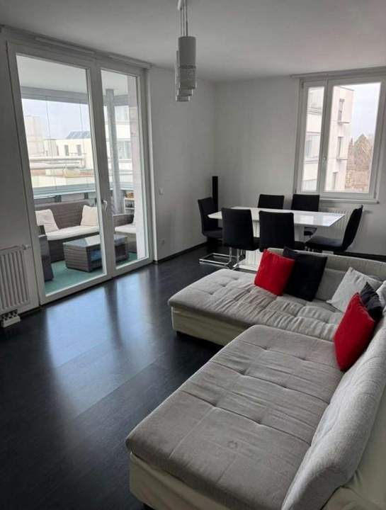Moderne 3-Zimmer-Wohnung mit gemütlicher Loggia