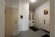 renovierungsbedürftige 3,5 Zimmer Wohnung im 1. Stock