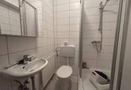 Gepflegtes Mini-Apartment mit Badezimmer in zentraler Lage - Zimmer 11! Nähe BMW, SKF!!!