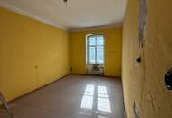 IN BESTER KREMSER INNENSTADTLAGE - BESTANDSFREIES ZINSHAUS!!