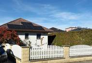 "BUNGALOW mit Pool - WohnGENUSS auf einer Ebene!"