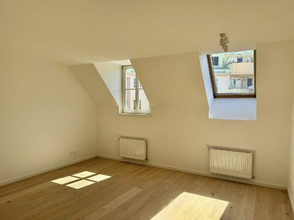 Wohnen über den Dächern! Dachmaisonette mit Terrasse beim Schlossquadrat