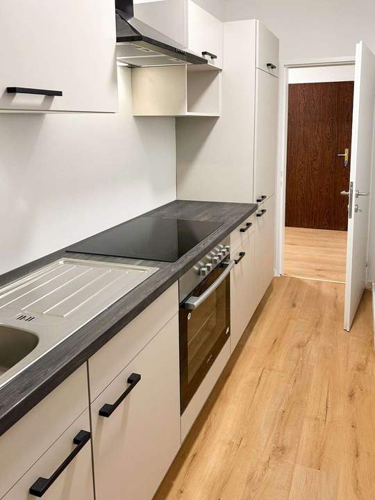 Ab Juli verfügbar! Ein-Zimmer-Wohnung mit separater Küche in Raffelstetten