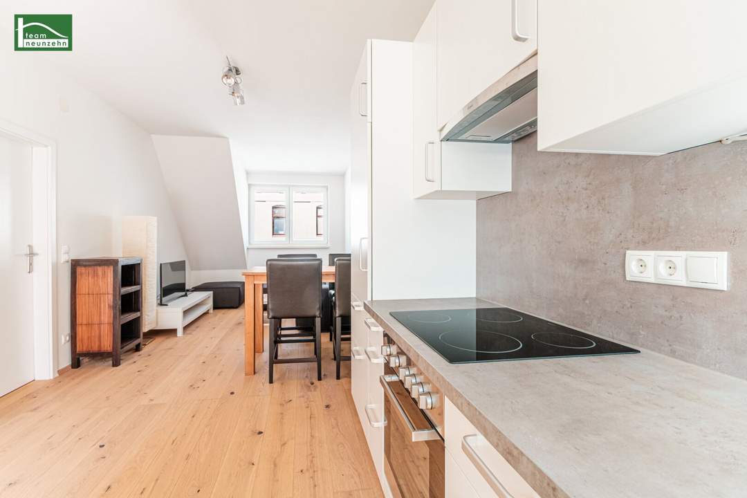 EIGENBEDARF ODER INVESTMENT MIT ca. 3,5% RENDITE! SEHR GUTER ZUSTAND! SANIERTE & MÖBLIERTE DACHGESCHOSS-WOHNUNG INKL. KÜCHE! SOFORT BEZIEH- ODER VERMIETBAR!