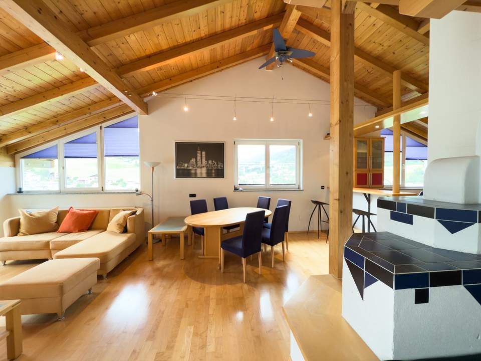 Weitblick über das Wipptal - Dachgeschoßwohnung mit zwei Ebenen in Steinach