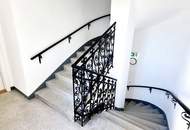 Wohnen mit Schlossblick! Exklusive Dachgeschoss-Perle mit viel Grün und Privatsphäre + 3 Zimmer + Nachhaltige Erdwärme + Höchste Qualität!