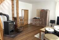 Historischer Dreiseithof mit schönen Gewölbedecken sucht neue Eigentümer