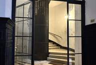 UNBEFRISTET ab 1.9.26! Sanierte 1-Zimmer Altbau-Wohnung mit neuer Küche in Toplage nahe Graben, 1010!