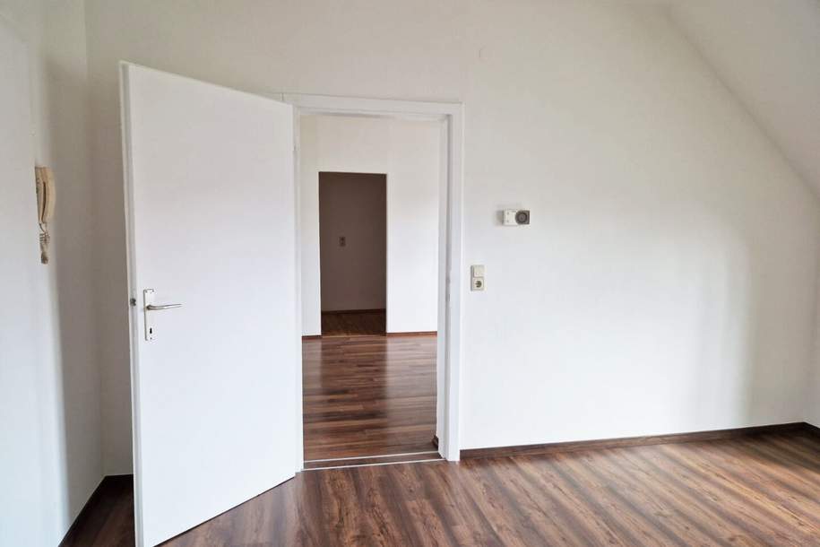 Dachgeschosswohnung in ruhiger Innenstadtlage, Wohnung-miete, 374,61,€, 2620 Neunkirchen