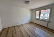 Lichtdurchflutete 2 Zimmerwohnung mit Loggia!