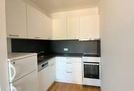 MODERNE DACHGESCHOSS-WOHNUNG mit TERRASSE