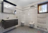 Schöner Privatwohnsitz mit großem Garten, 5 Schlafzimmern, 4 Bädern und Einliegerwohnung