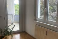 Moderne 3-Zimmer-Wohnung mit Loggia, Stellplatz &amp; Einbauküche