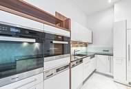 In Bestlage nahe Karmelitermarkt: Zentral begehbare Maisonette-Altbauwohnung in sehr gepflegtem Zustand und freiem Blick