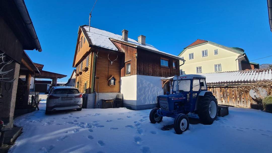 Wohnhaus mit Potenzial in zentraler Lage!