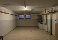 Teilsanierte Wohnung im 8. Stock eines Hochhauses