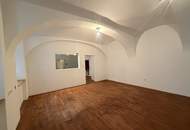 Hirschengasse - hofseitiges Atelier/Lokal Nähe U3 Zieglergasse unbefristet zu vermieten
