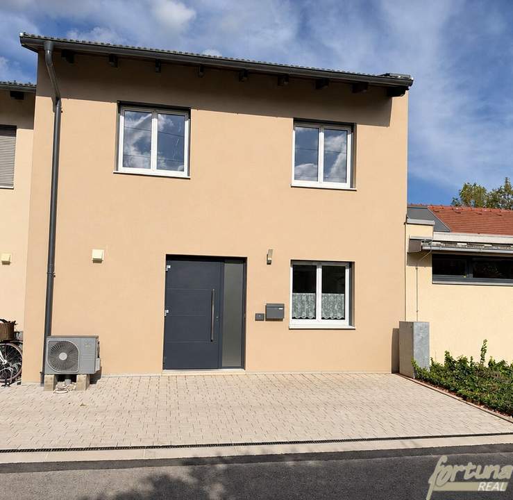 Exklusive Doppelhaushälfte zur Miete in Tulln – Erstbezug mit schönem Garten