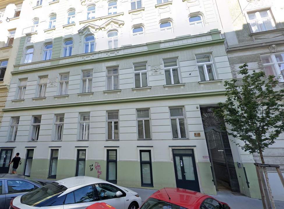 Saniertes 3 Zimmer 90m² Altbaujuwel | Lift | hofseitiger Balkon | perfekte Lage