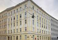 2-Zimmer-Altbauwohnung nahe U1 | Balkon vorübergehend bewilligt