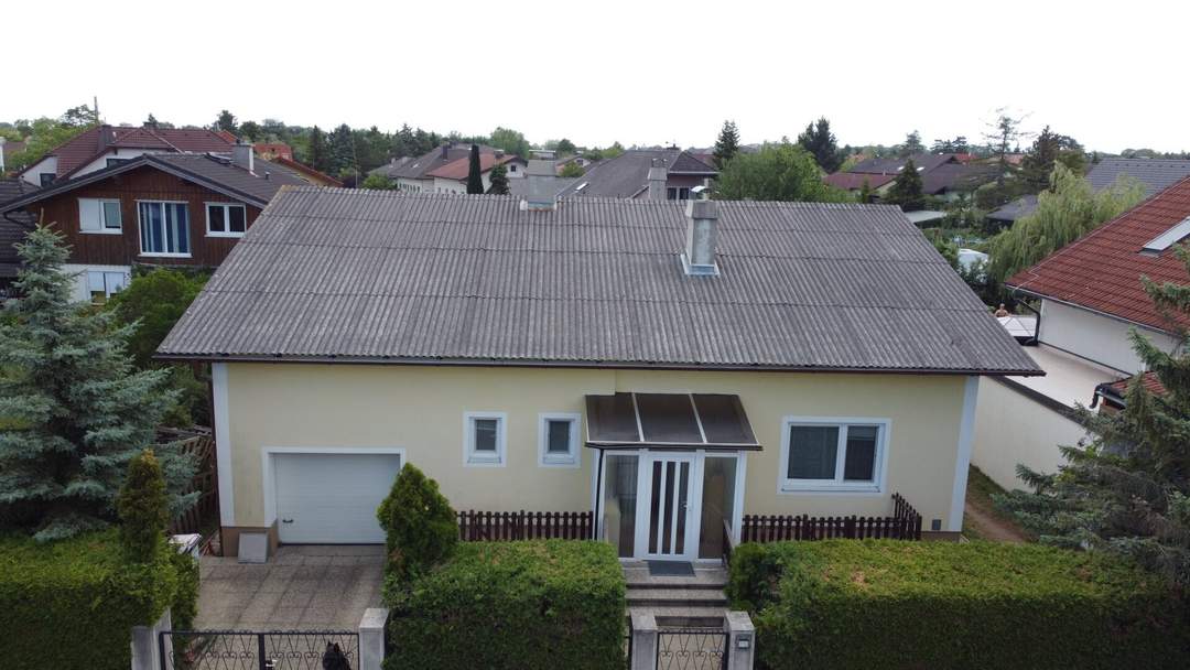 Nach kleinen Umbauten wird dieser Bungalow zu Ihrem Traumhaus in sonniger Ruhelage