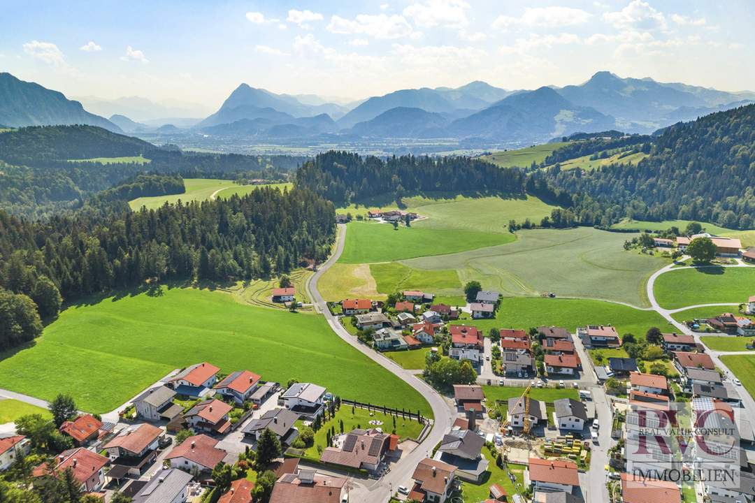 Eindrucksvolles Panorama. Privater Pool. Besonderes Wohnen. Alpines Landhaus mit besonderem Esprit