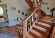 Ein- bis Zweifamilienhaus mit Garage aus den 70ern