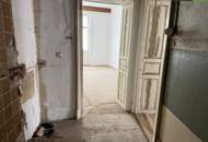 Altbau-Villa mit prunkvoller Fassade in Knittelfeld zur Sanierung mit Garten und Parkplatzmöglichkeiten