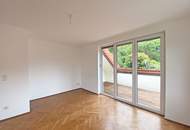 Elegante DG-Wohnung mit zwei Terrassen in generalsanierter, zentrumsnaher Altbauvilla!