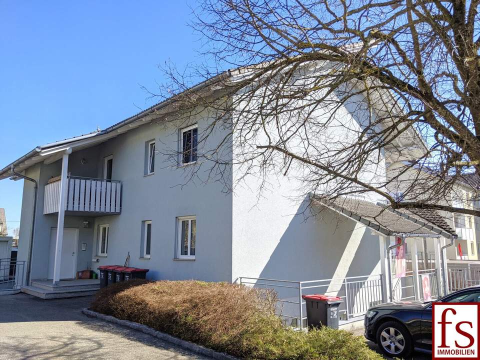 ERTRAGSOBJEKT 4 Wohnungen + Geschäftsfläche + 11 Garagen