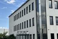 Büroflächen inkl. großer Anzahl von verfügbaren Stellplätzen