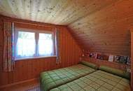 Reizvolles Holzhaus (gedämmt, verputzt) in ruhiger, naturnaher Lage - Neubaupotenzial!