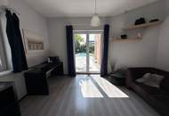 Tolles Zweifamilienhaus mit Einliegerwohnung, sonniger Terrasse, Keller, Doppelgarage und Pool!