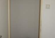 Helle, renovierte Garconniere mit schönem Ausblick über Wien, teilw. möbliert &amp; WAMA. Im letzen Stock, nähe Westbahnhof. Studentenhit, Pendler etc.