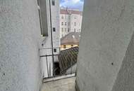 Großzügige Altbauwohnung mit großem Ausbaupotential