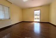 Interessante Immobilie mit Restaurant plus 2 Wohnungen und 18 eigenen Parkplätzen im Frequenzlage