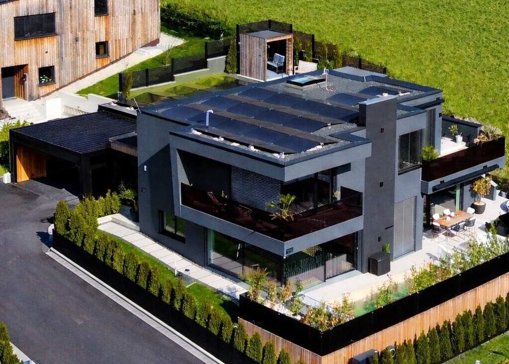 Design-Architektenhaus in Breitenfurt bei Wien – High-End-Technik & exklusive Möbel im Wert von über € 300.000 inkludiert