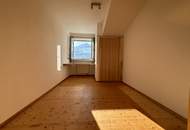 Sonnige Dachgeschosswohnung mit Kaiser & Hornblick in ruhiger zentrumsnaher Lage