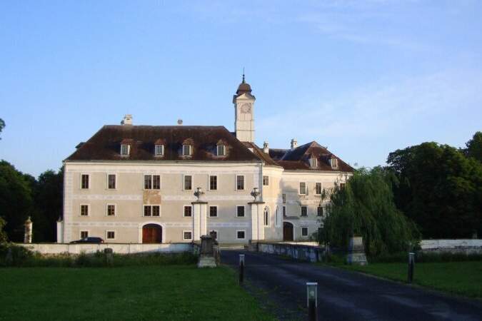 Herrschaftliches Wohnen im Schloss 138 m² 4 Zimmer Warmmiete!, Wohnung-miete, 2.036,08,€, 2435 Bruck an der Leitha