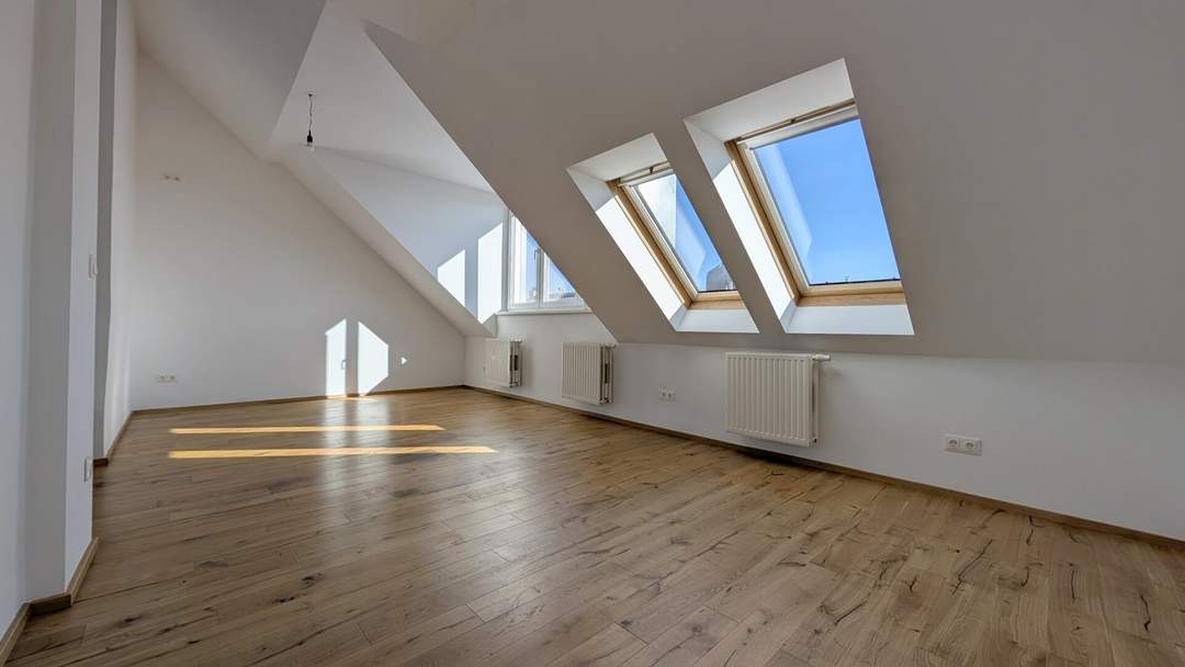 Lichtdurchflutetes Dachstudio mit Top-Anbindung nahe Donaukanal