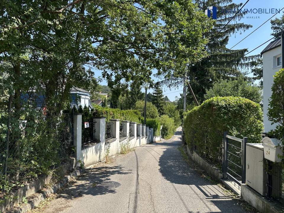 Rarität in begehrter Ruhelage – Baugrundstück nahe der American International School